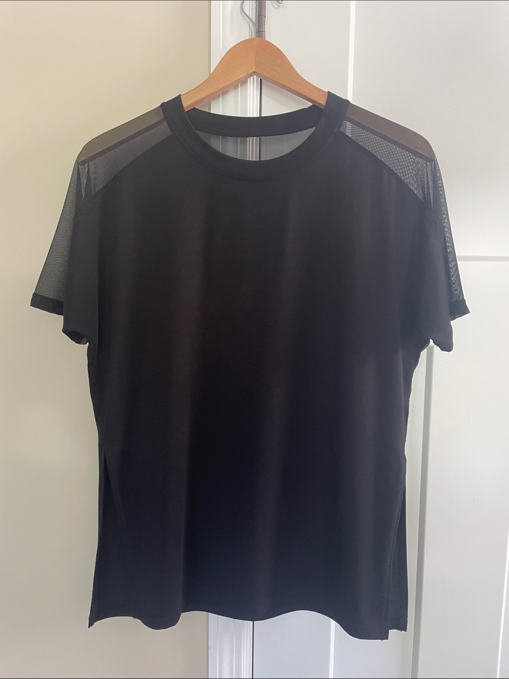 Women’s Athleta Black Mesh-Shoulder/Back top